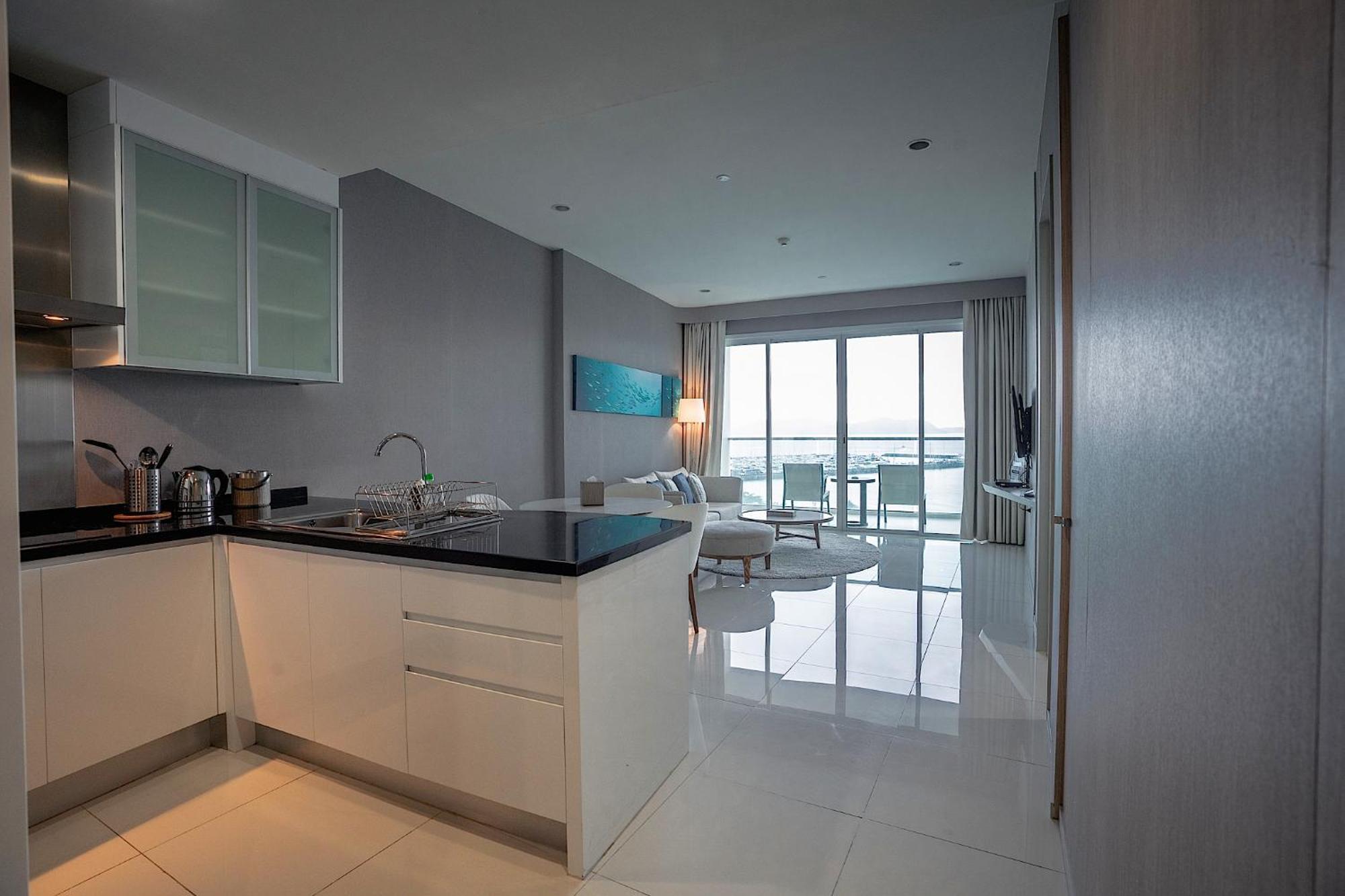 Movenpick Residences Pattaya With Ocean View Na Chom Thian Exterior foto