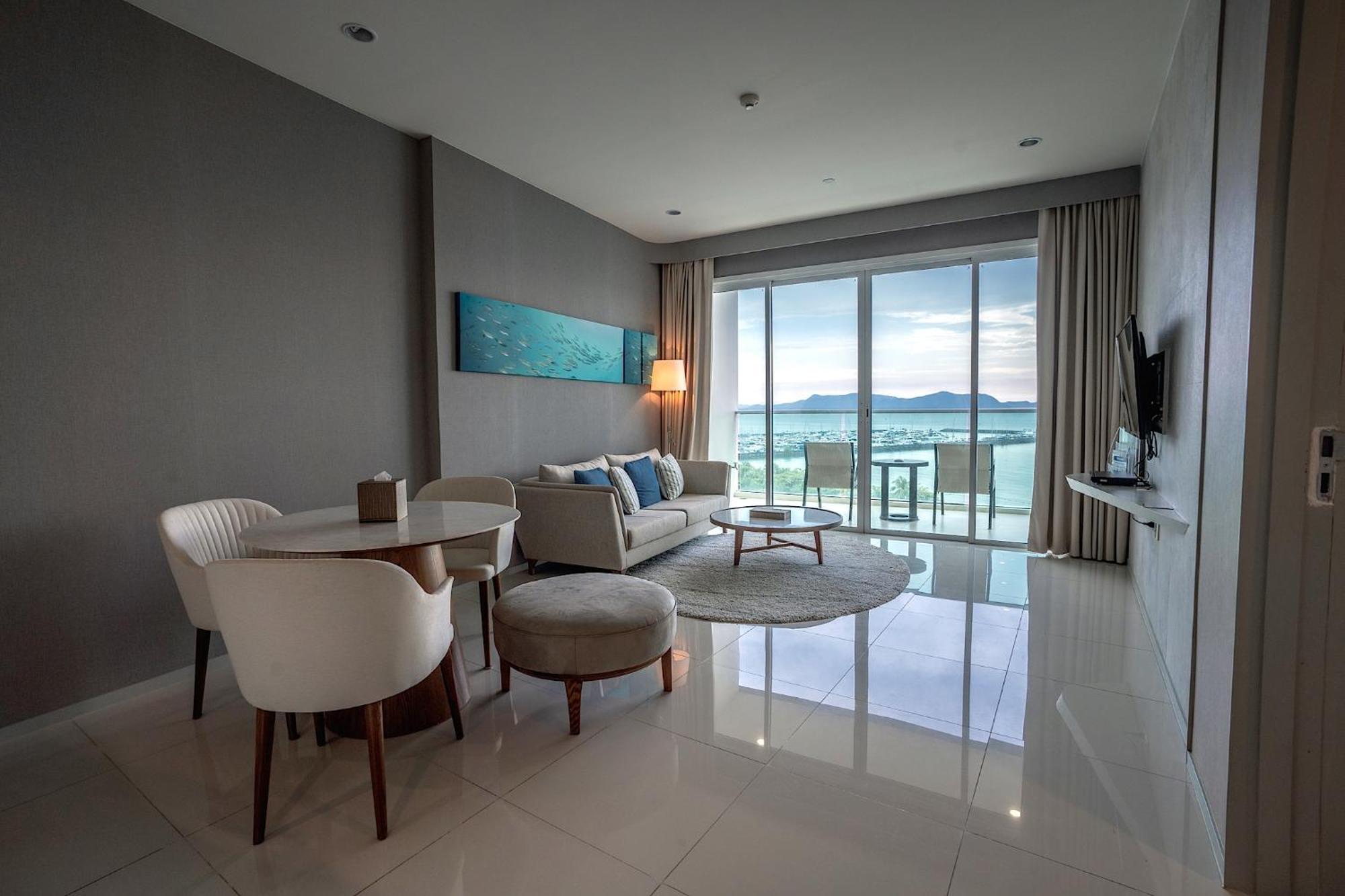 Movenpick Residences Pattaya With Ocean View Na Chom Thian Exterior foto